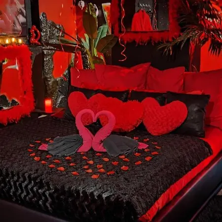 Loft Romantique Hammam Privatif Playroom Bed & Breakfast