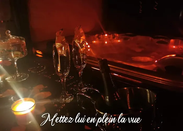 Loft Romantique Hammam Privatif Playroom Bed and Breakfast