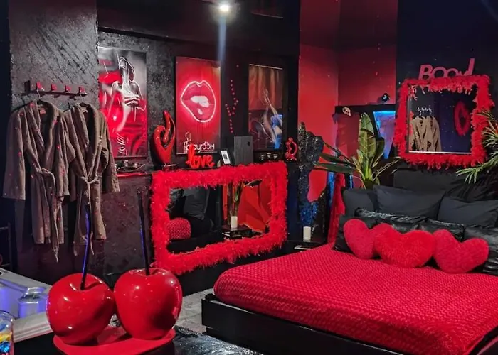 Panzió Loft Romantique Hammam Privatif Playroom 4*