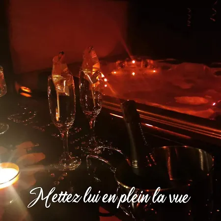 Loft Romantique Hammam Privatif Playroom Bed and Breakfast